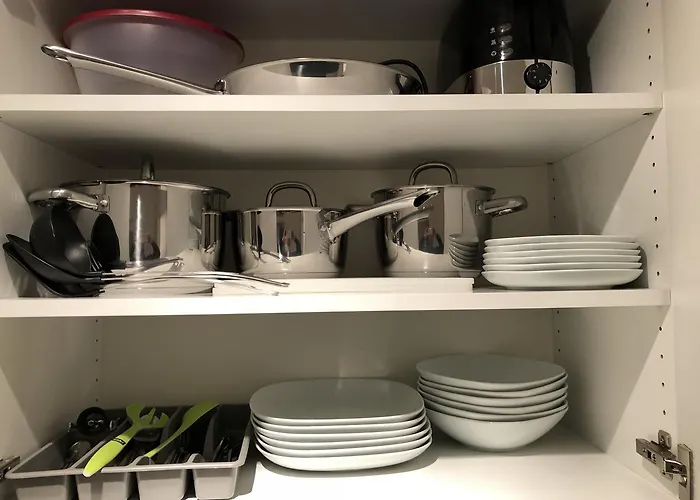 Redhouse Apartment *