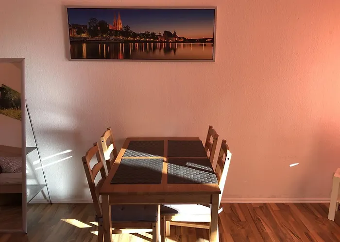 Redhouse Apartment *